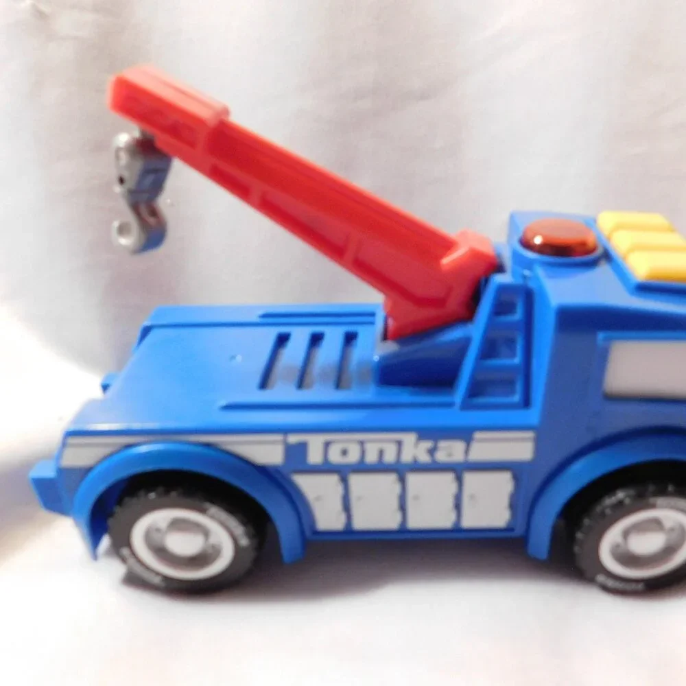 Tonka Mighty Force Blue Tow Truck